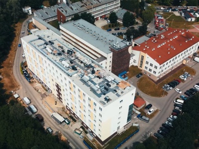 Konferencja przed szpitalem. Pytania o decyzję zamknięcia oddziałów. Wadowice