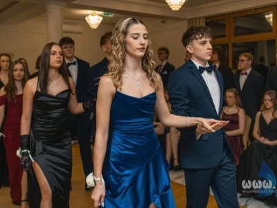 Studniówka III Liceum Ogólnokształcącego. Zabawa w Hotelu Gościniec Sosina