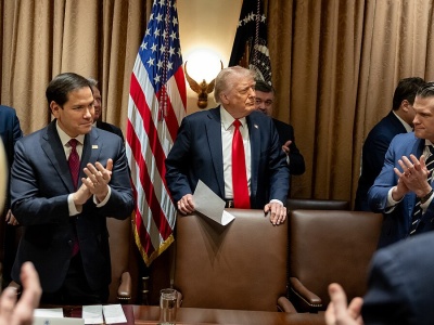 Jak odczytywać te słowa? Trump: czas poszukać nowych władz w Iranie