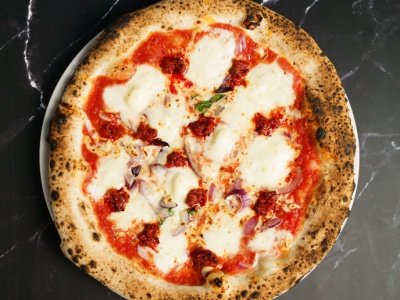 Pizza pizzy nierówna, czyli dlaczego w Polsce jest drożej niż w Neapolu?