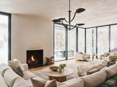 Dom ukryty wśród drzew. Ta górska rezydencja redefiniuje luksus w harmonii z naturą