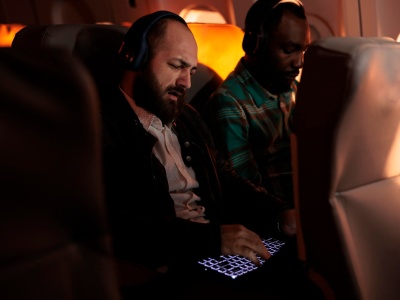 Internet Starlink w samolotach? Lufthansa zamawia, Ryanair kręci nosem