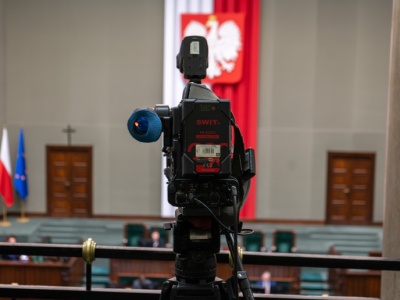 Zakaz sprzedaży alkoholu na stacjach i w nocy, zawód psychologa. Parlamentarzyści wznawiają prace