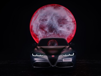 Alfa Romeo prezentuje nową limitowaną Lunę Rossę - czerwony księżyc na włoskich drogach