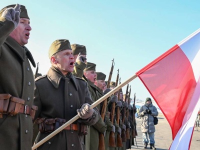 Sto lat temu na Westerplatte przybyli pierwsi polscy żołnierze. „Potwierdzenie powrotu Polski nad morze”