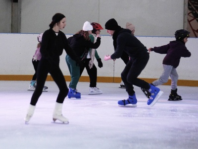 Miłośnicy jazdy na lodzie spędzali niedzielę na Telegrafie