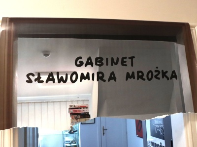 Gabinet Sławomira Mrożka w Krakowie – zobacz za darmo