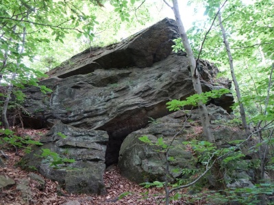 To jedno z najbardziej niepokojących miejsc w Beskidach. Skała Czarownic mrozi krew w żyłach