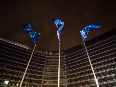 Unijne cła na USA rzędu 108 mld dol., blokada własności intelektualnej. Bruksela ściga się w groźbach z Trumpem