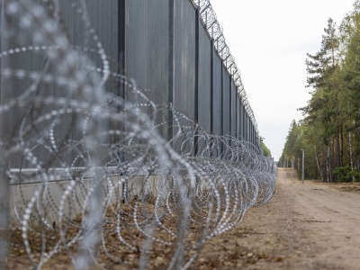 Liczba prób nielegalnego przekroczenia granicy wzrasta, ale rząd sobie radzi. Bilans polityki migracyjnej