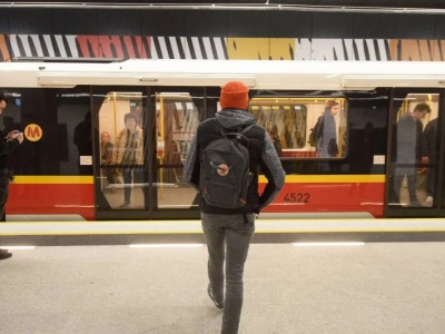 Metro M2 nie kursuje w pełni. Rusza zastępcza linia