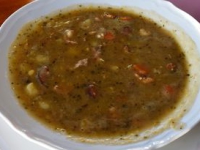 Nasze babcie robiły ją w największe chłody. Porządnie rozgrzewa i syci na długie godziny