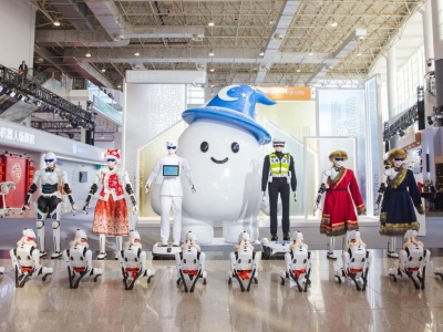 Rodzina robotów od Chery. AiMOGA rusza do pracy w policji i opiece zdrowotnej