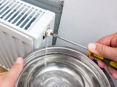 Mróz za oknem, a w domu chłodno? Ten prosty błąd sprawia, że grzejniki nie grzeją