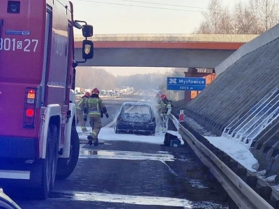 Samochód spłonął na autostradzie A4. Są ogromne utrudnienia