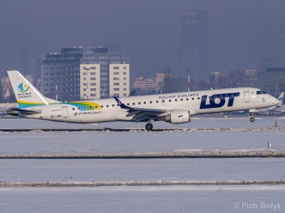Kolejny embraer E195 promuje Warmię i Mazury (zdjęcia)