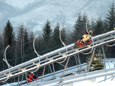 To najlepsze miejsce na sanki w regionie. Koniecznie wybierz się z dziećmi
