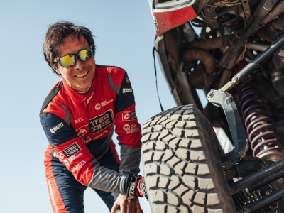 Maciej Oleksowicz z mocnym debiutem w Rajdzie DAKAR