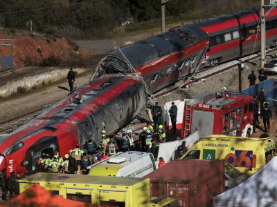 Hiszpania wchodzi w trzydniową żałobę narodową po śmiertelnym wypadku kolejowym, w którym zginęło co najmniej 40 osób