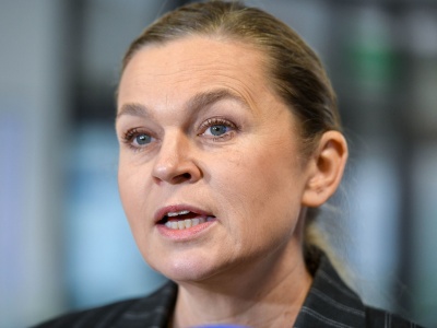 Koniec opadających spodni w szkołach. MEN szykuje nowe przepisy