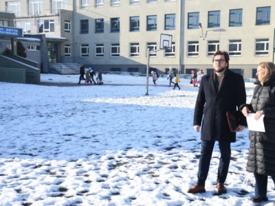 Nowoczesne boisko sportowe przy SP10. Prezydent Wiernicki: zaczynamy prace projektowe!