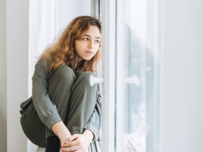 Depresja jako okazja biznesowa. Jak cyfrowy rynek obietnic monetyzuje lęki milionów Polaków. „Influencerzy sprowadzają chorobę do silnej woli”