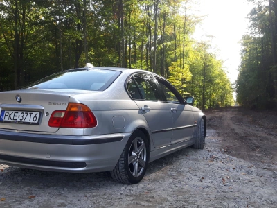 Używane BMW w Polsce. Robert Lewandowski komentuje skalę aut powypadkowych