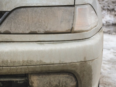 100 zł mandatu za omijanie myjni. Ta zasada działa w Polsce