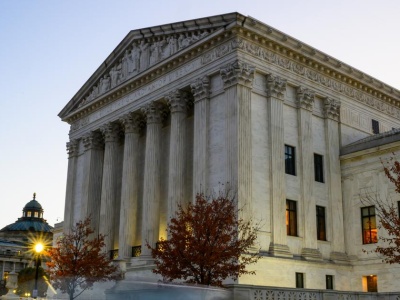 Sąd Najwyższy nie wydał we wtorek orzeczenia w sprawie ceł Trumpa