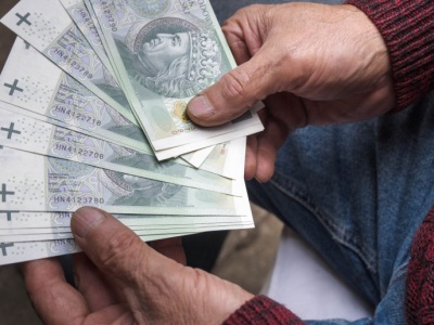 Przeliczą emeryturę na nowo. Wiemy, kto skorzysta LISTA