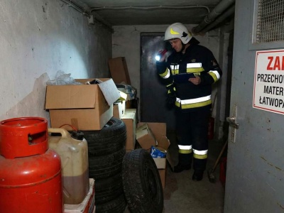 Czego absolutnie nie wolno trzymać w piwnicy? Lista jest zaskakująca