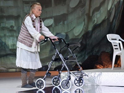 Czułość wobec odchodzenia. „Zamknij oczy Nel” w Starym Teatrze (Galeria)