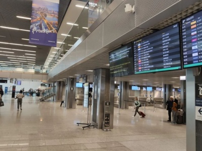 Czterech obywateli Pakistanu z fałszywymi wizami na lotnisku w Krakowie