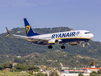 ❗HIT❗ Gdzie dwóch się bije, tam trzeci korzysta 😎 Loty Ryanair z aż 7 miast od 64 PLN w jedną stronę 😱✈️
