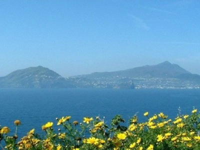 Na tej wyspie naturalne źródła wybijają wszędzie. Wyprzedziła tropikalne raje pięknem