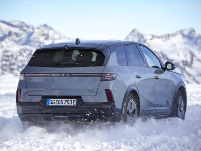 Opel Grandland Electric AWD: przyjemność z jazdy zimą dzięki elektrycznemu napędowi na wszystkie koła