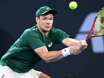 Wystarczyły trzy sety! Majchrzak za burtą Australian Open