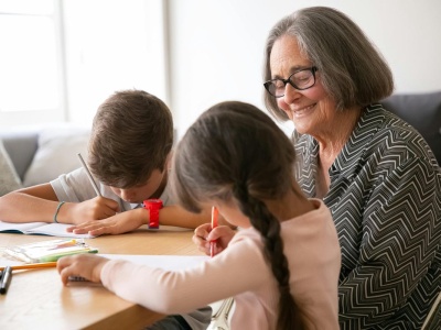 Najpiękniejsze życzenia na Dzień Babci. Te słowa potrafią wzruszyć bardziej niż prezenty