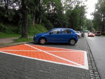 Pomarańczowe koperty już obowiązują. Znajdziesz je w Zakopanem. O co chodzi i dlaczego grozi mandat?