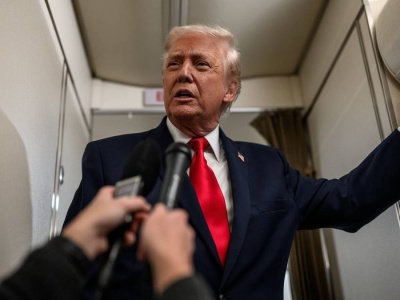 Samolotu z Donaldem Trumpem zawrócił do Waszyngtonu. Prezydent USA zmierzał do Davos