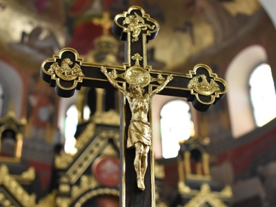 Kto walczy z krzyżem przegrywa życie! Poruszająca historia cudownego ocalenia mojej babci Apolonii