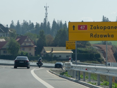 Utrudnienia na nowej zakopiance. Wszystko przez pęknięcia nawierzchni