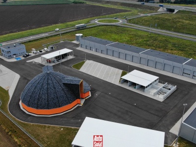 Przy polskich drogach stoją tajemnicze kopuły. Pochodzą z Kanady i mają ważne zadanie