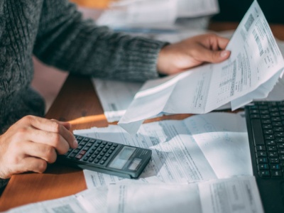 Małe firmy obawiają się KSeF i chcą odroczenia obowiązku. Będą nadal drukować faktury