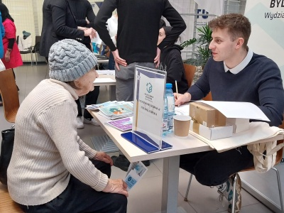 „Zdrowy Dzień Babci i Dziadka” w oddziałach NFZ w regionie. Pierwsi chętni już skorzystali