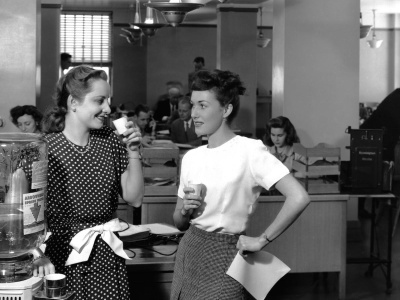 6 rzeczy, których nie powinno się mówić znajomym z pracy. Mogą wyniknąć z tego same problemy