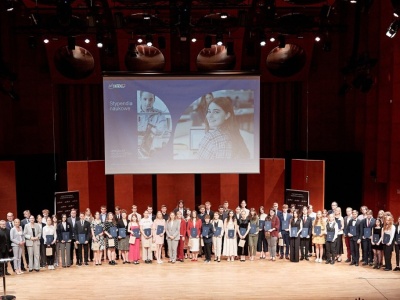 Łódzkie dla młodych. Stypendia dla najzdolniejszych uczniów i studentów