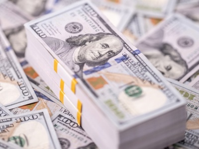 Polski rząd idzie po pieniądze do USA. Dolarowy dług zwiększy się o połowę