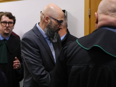 Emocje na sali sądowej. Ruszył proces księdza Michała Olszewskiego