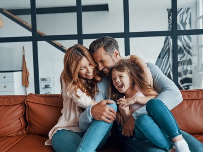 Dzień Przytulania warto obchodzić codziennie. Korzyści są nie do przecenienia! Przytulaj się jak najczęściej